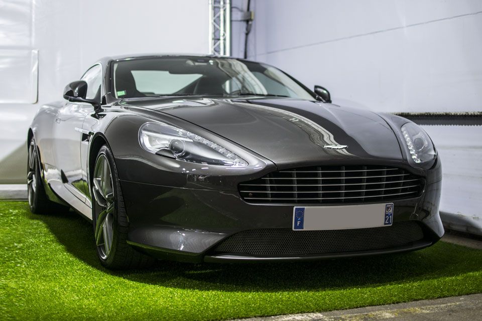 Aston Martin DB9